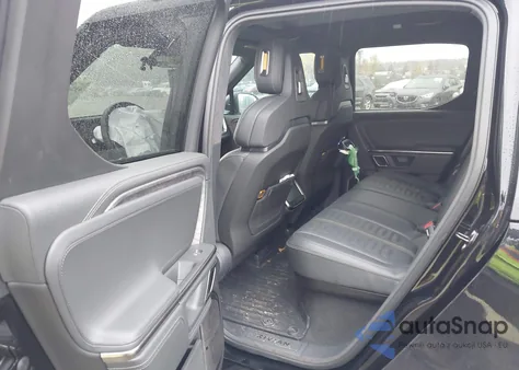 2022 Rivian R1T Adventure из США, поврежденный, VIN 7FCTGAAA2NN007400